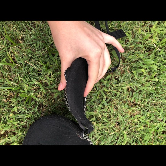 Victoria’s Secret Bombshell Bra 34C - Picture 5 of 5